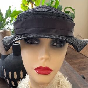 EUC VINTAGE  Elegant Black Women's Cloche Hat w/bow 1920’s flappers
